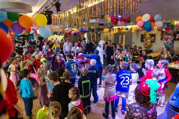 Bild 37 - Latuff Kinder 2019